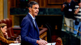 Sánchez, 'optimista' con los decretos, dice ser 'un traidor' de los fondos buitres