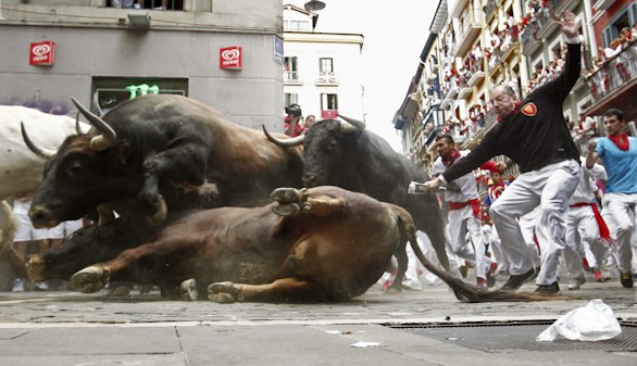 Sanfermines 2015: un doble corneado en un segundo encierro veloz y vistoso