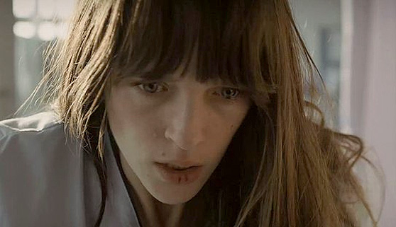 Sé quién eres recorta distancias con Allí abajo