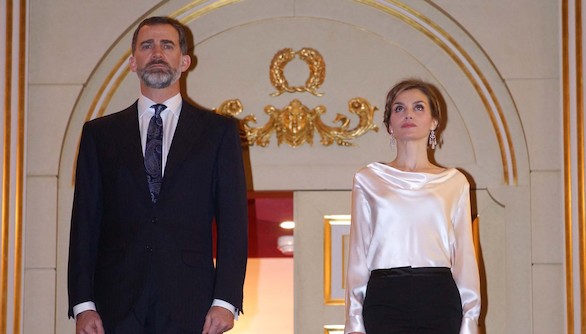 Don Felipe y Doña Letizia acuden por primera vez al Teatro Real como Reyes