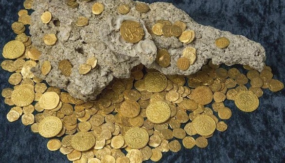 Recuperan en Florida un tesoro español de 350 monedas de oro