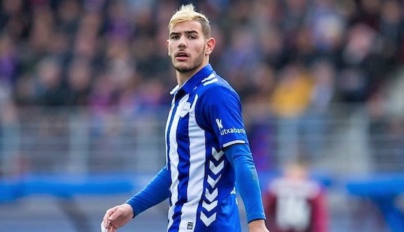 Theo Hernández pasa reconocimiento médico con el Real Madrid