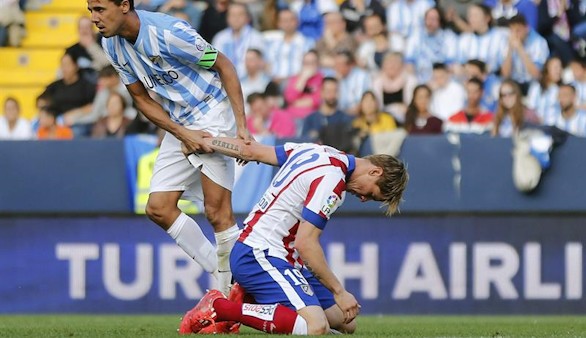 El Atlético resbala en Málaga de camino al derbi europeo