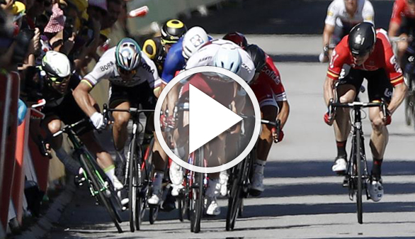 Tour de Francia. Sagan, descalificado tras derribar a Cavendish