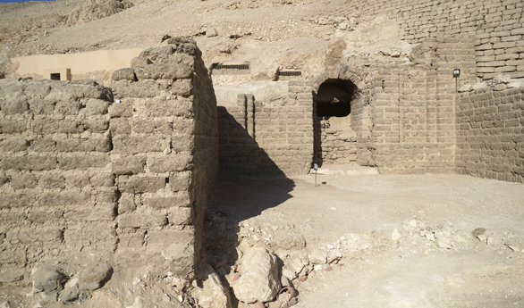 Arqueólogos españoles redescubren la tumba de Tutmosis III