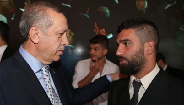 Haga como Arda Turan y no entre en política