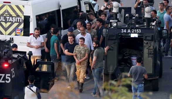 Ya hay 6.000 personas detenidas en Turquía y 