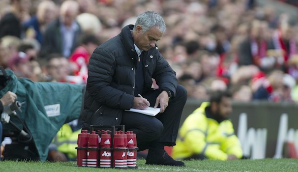 El United vuelve a ser pionero: contrata a un experto antiterrorista