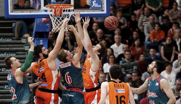 El Barcelona, más líder tras el nuevo pinchazo del Valencia en casa