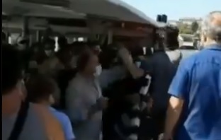 A puñetazos contra un turista sin mascarilla en un vaporetto de Venecia