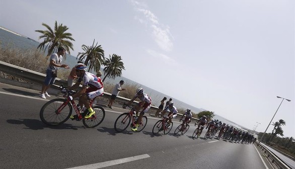 La Vuelta: Etapa y jersey rojo para Dumoulin en Cumbres del Sol