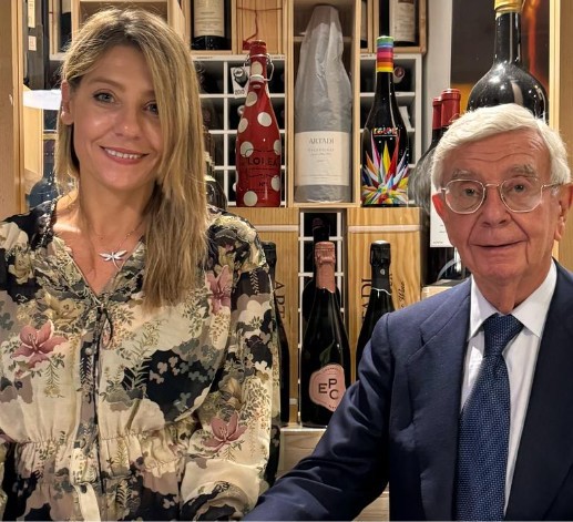 Claudia Longari, directora comercial de Vinumium y Rafael Ansón, presidente de la Academia Iberoamericana de Gastronomía.