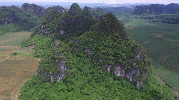 Vista de dron de la montaña Mulan | Yingqi Zhang (IVPP-CAS)