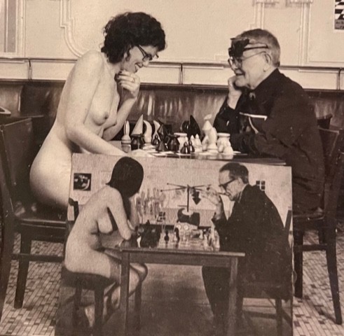 ‘... homenaje de Mathilde Reumaux y fa en 2016 a Eve Babitz y Marcel Duchamp (1964)'