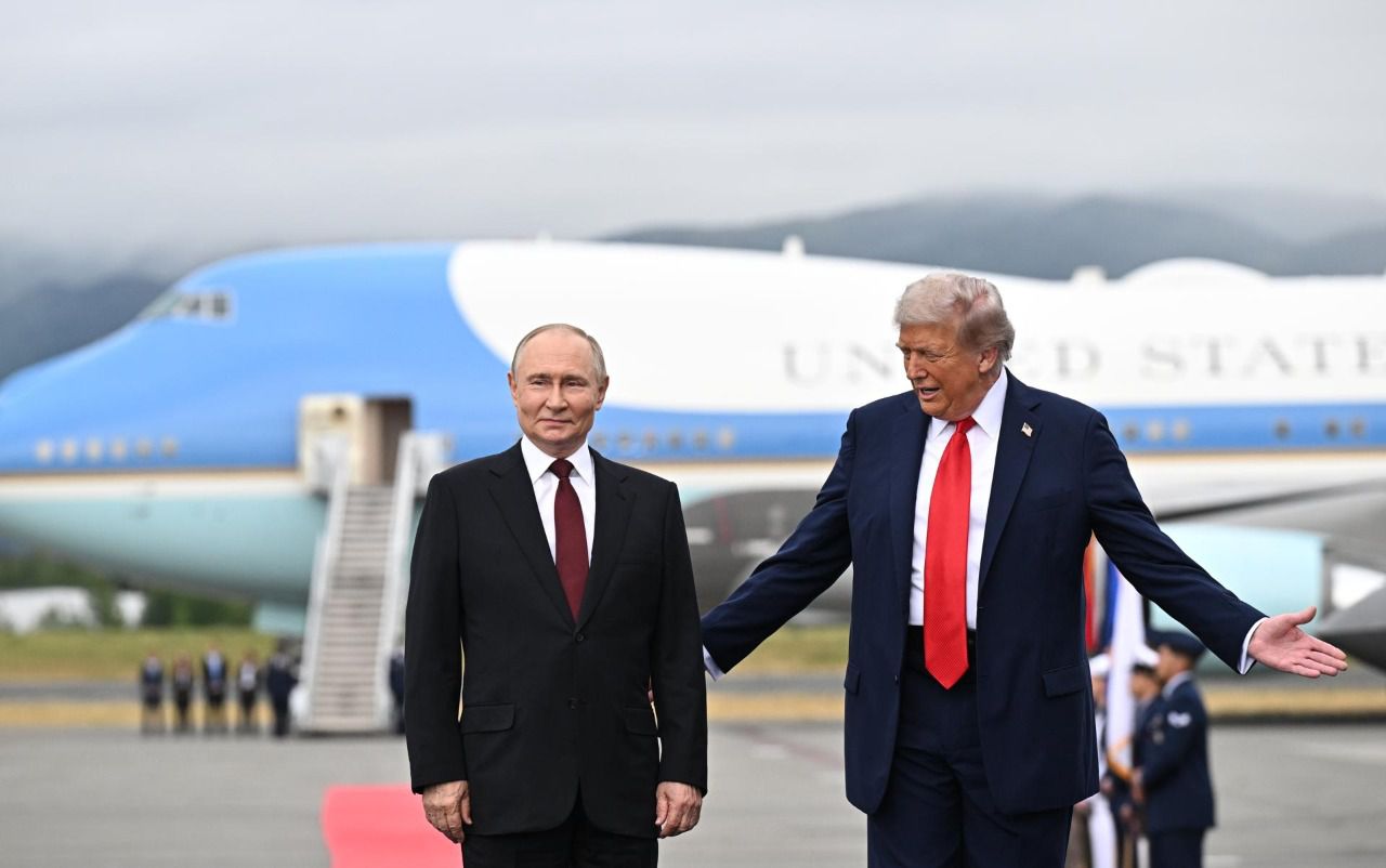 El presidente de Estados Unidos, Donald Trump, con el líder de Rusia Vladimir Putin, en la Cumbre de Alaska celebrada en julio. Foto: Efe