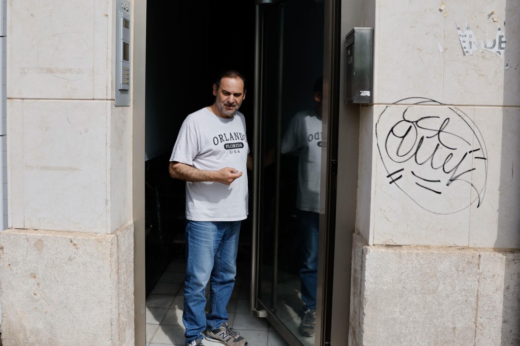 El exministro José Luis Ábalos en su domicilio tras los registros realizados por la OCU en la investigación del caso Koldo. Foto: Efe