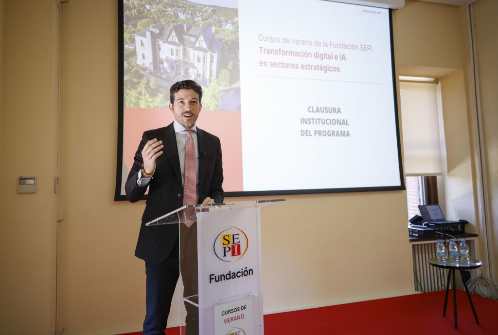 -Pedro Gutierrez Crespo, Director de formación y gestión de Talento de Fundación SEPI, durante la segunda y última jornada de los Cursos de Verano de la Fundación SEPI, este miércoles en el campus de los Peñascales (Torrelodones, Madrid). Foto: EFE/ David Fernández