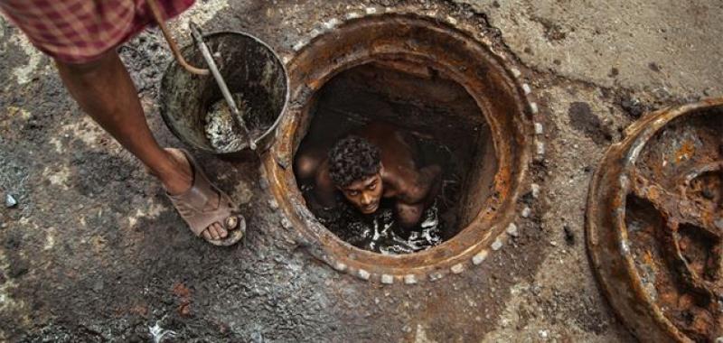 12:00 'SEWAGE WORKER', SUJAN SARKAR, INDIA