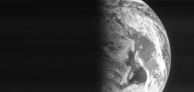 Imagen de la Tierra enviada por Rosetta
