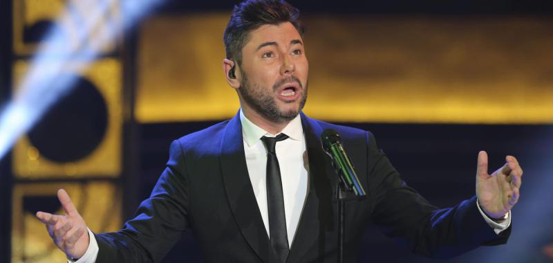 El cantaor Miguel Poveda durante su actuación. Efe