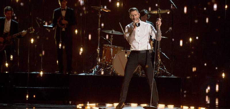 Adam Levine durante su actuación