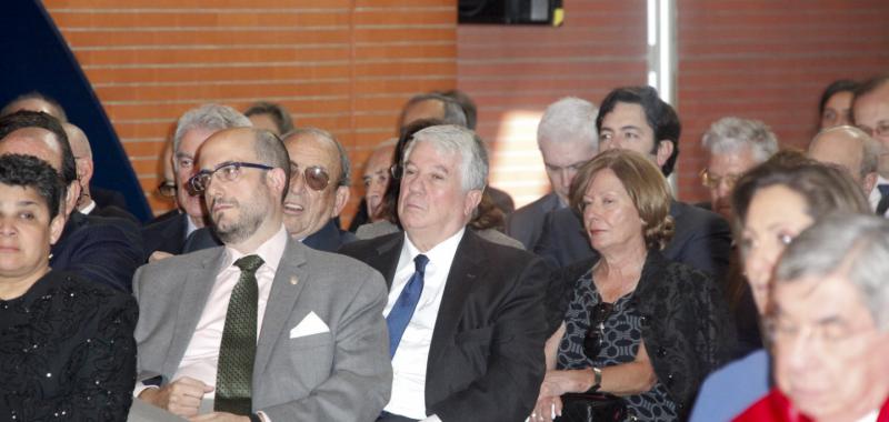 Investidura Doctor Honoris Causa de Rafael Anson y Óscar Arias. 