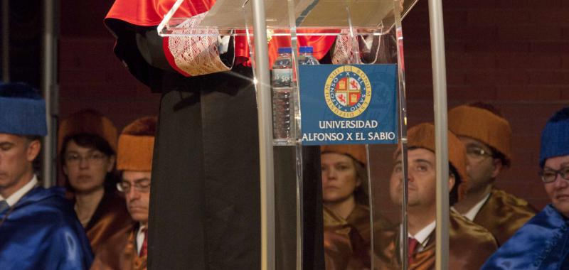 Investidura Doctor Honoris Causa de Rafael Anson y Óscar Arias. 