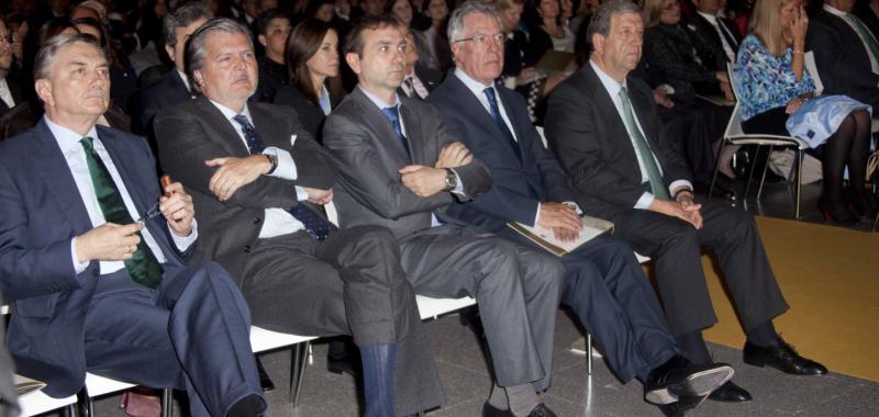 Investidura Doctor Honoris Causa de Rafael Anson y Óscar Arias. 