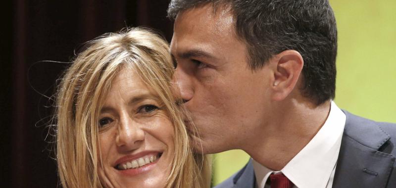 Pedro Sánchez y su mujer