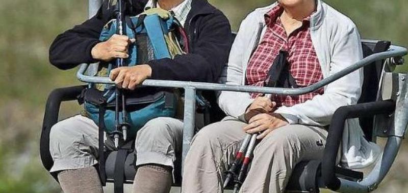 Angela Merkel y su marido, Joachim Sauer, en el Tirol italiano.