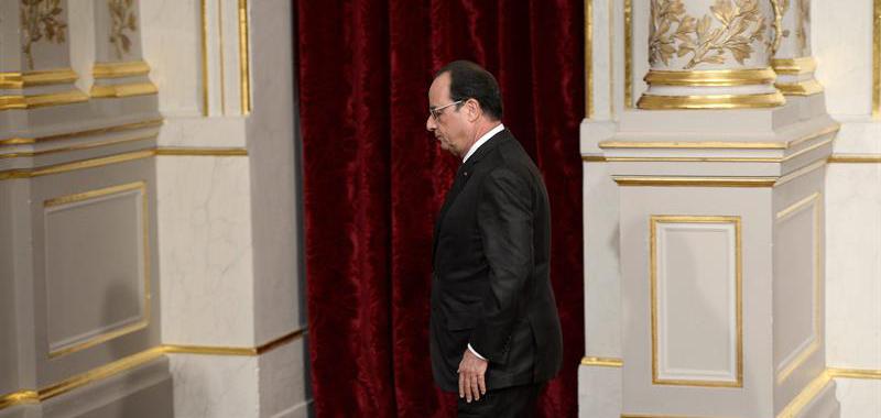 El mandatario francés, François Hollande, comparece para calificar el atentado como acto de guerra. (EFE)