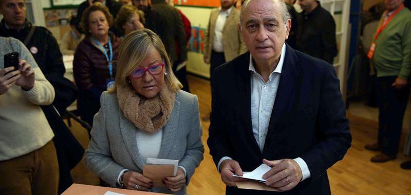 El ministro del Interior y cabeza de lista por el PPC, Jorge Fernández Díaz