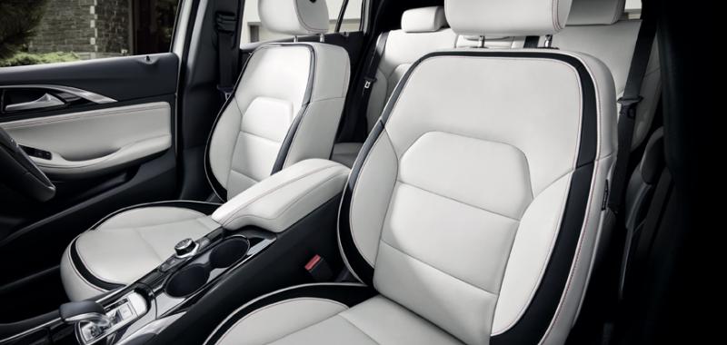 Infiniti Q30