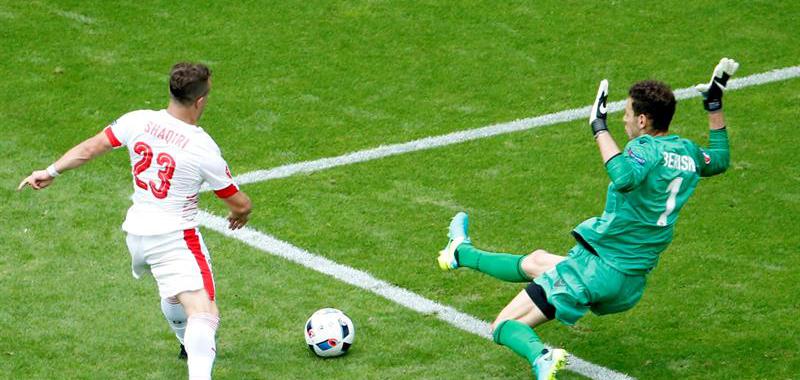 Shaquiri, estrella suiza, no consiguió anotar en el triunfo de su selección sobre Albania