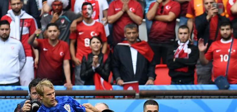 Arda Turan, estrella apagada, pidió perdón al "pueblo turco" tras la derrota de su selección ante Croacia