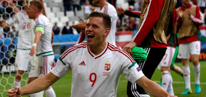Szalai, anotador magiar, no faltó a su cita con el gol en su debut 