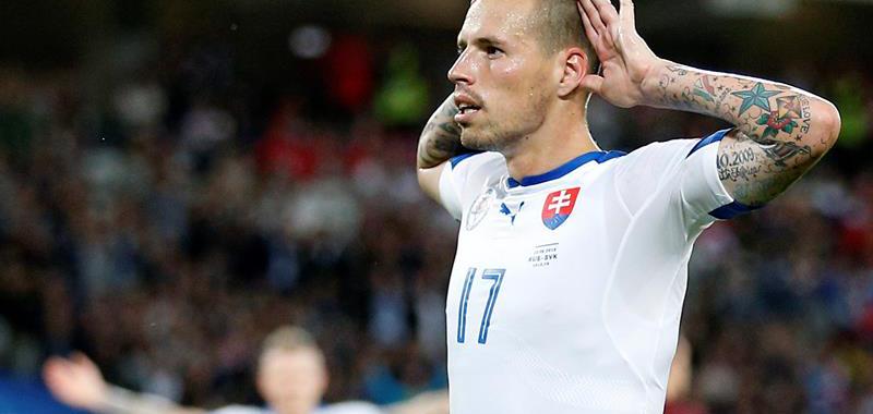 Hamsik guió a los suyos con la asistencia del primero y la conversión del segundo.