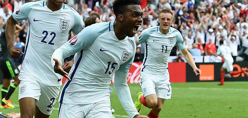 Daniel Sturridge, otra de las sustituciones, completó la remontada inglesa sobre la bocina.