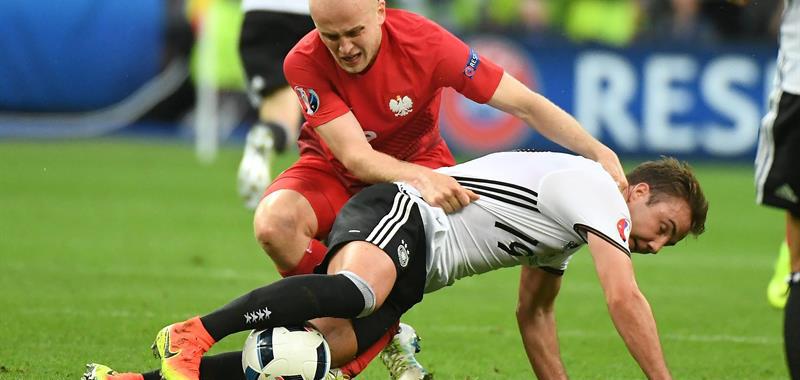 Alemania y Polonia cerraron el día con un partido muy igualado