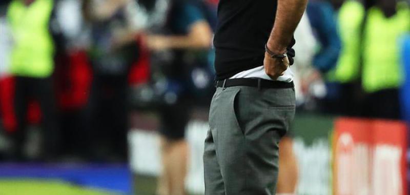 El técnico alemán, Joachim Löw, no encontró soluciones para deshacer el empate a cero final