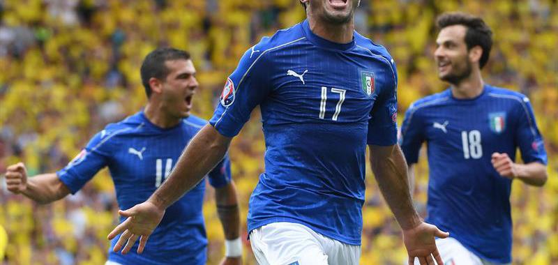 Eder celebra con júbilo el tanto del triunfo italiano