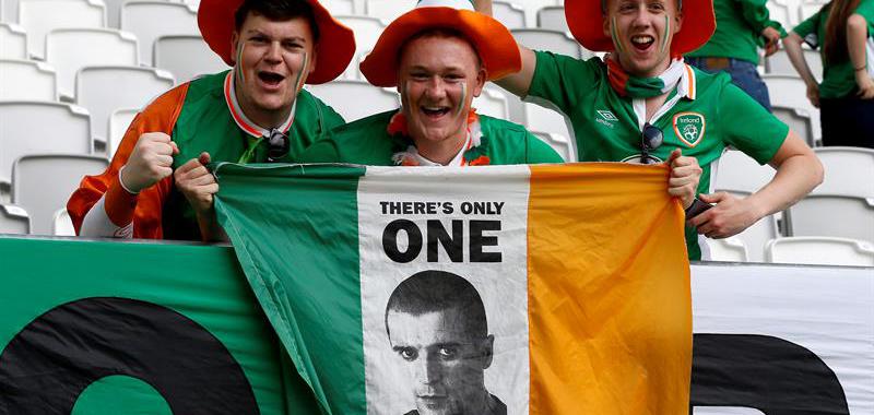 La afición irlandesa no escatimó en su tradicional fidelidad a pesar del fiasco de su selección