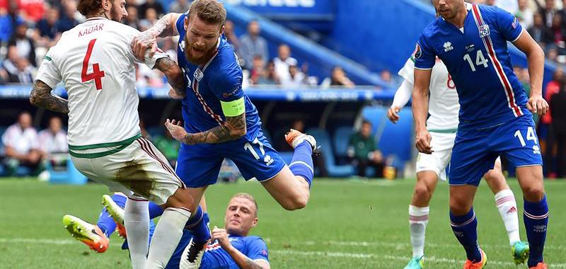 Un polémico penalti adelantó a Islandia ante Hungría