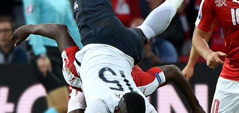 Paul Pogba, rodeado de rotaciones, no consiguió encontrar la regularidad que le esquiva en este torneo
