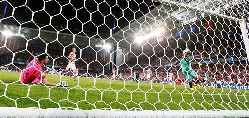 Quaresma recogió el rechace del tiro de Ronaldo para hacer el 0-1 definitivo