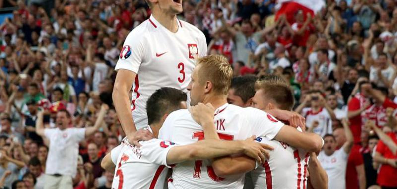 Polonia se confirmó como un rival muy duro en el primer duelo de cuartos de final