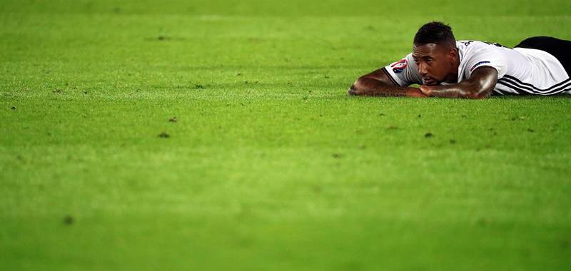 El central de Bayern se mostró apesadumbrado, pues sus manos en el interior del área condujeron el duelo a los penaltis