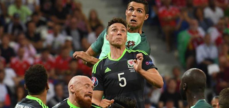 Un cabezazo de Ronaldo tras un saque de esquina abrió el marcador después del descanso