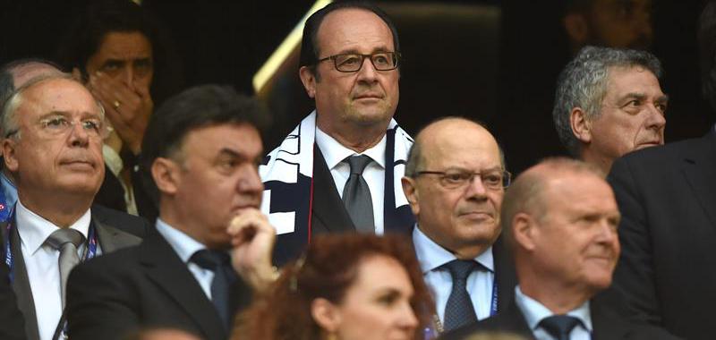 François Hollande no faltó a la cita. Sí lo hizo Angela Merkel, aficionada declarada de la selección alemana