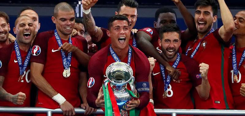 Cristiano Ronaldo, dolorido, consiguió su sueño: entregar a Portugal el primer campeonato de su historia